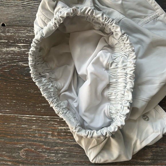 Lululemon shorts size 4 - Picture 7 of 8